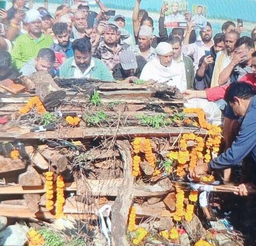 इजरायलमा मारिएका विपिन जोशीको कञ्चनपुरमा राष्ट्रिय सम्मानसहित अन्त्येष्टि